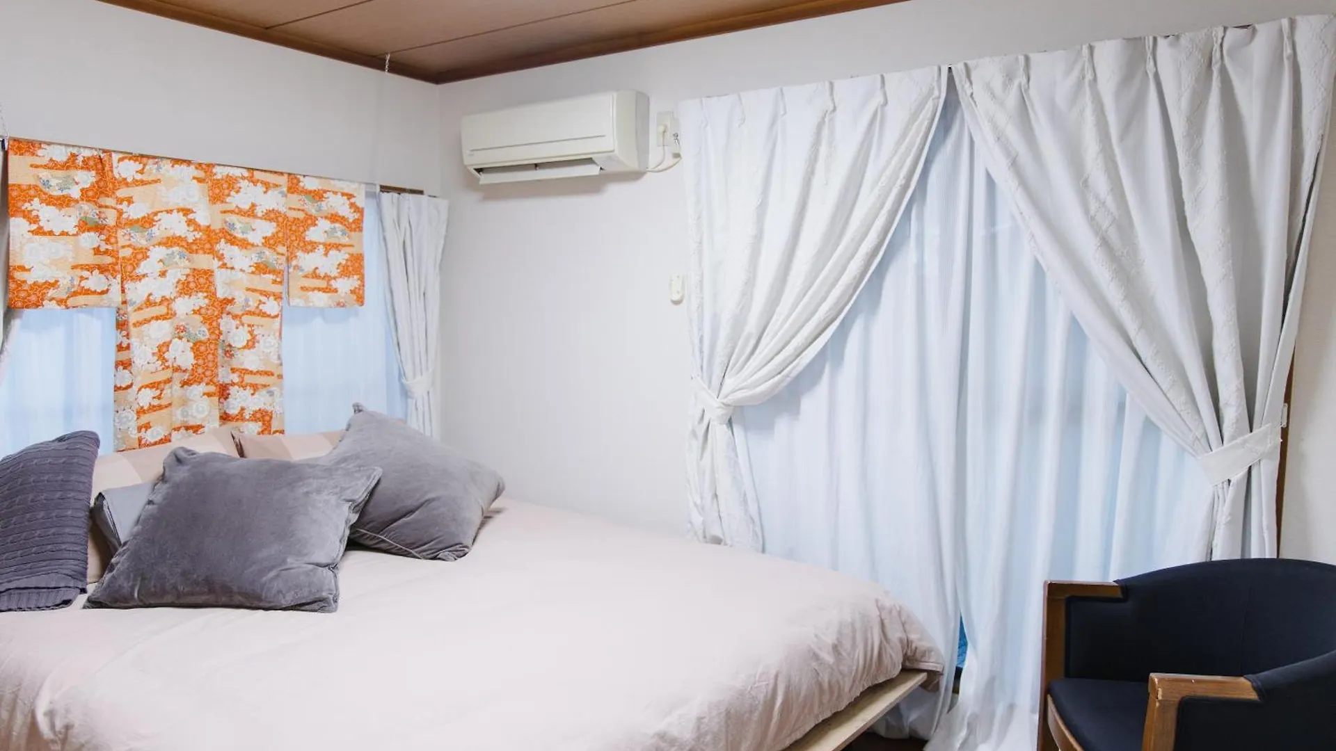 King Bed House 5Mins From Ikebukuro By Train contacts